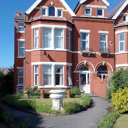 St Annes Lodge Garden Flat Award Winning Hosts Lytham St Annes Exterior photo
