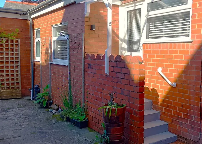 St Annes Lodge Garden Flat Award Winning Hosts